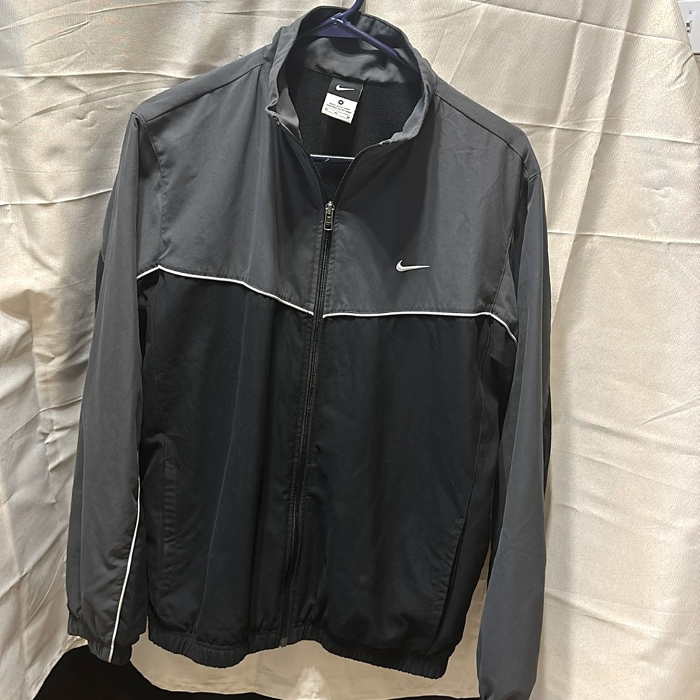 Men’s Lightweight Nike Black & Gray Jacket